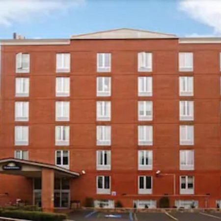 Days Inn By Wyndham Long Island City Nova Iorque Exterior foto